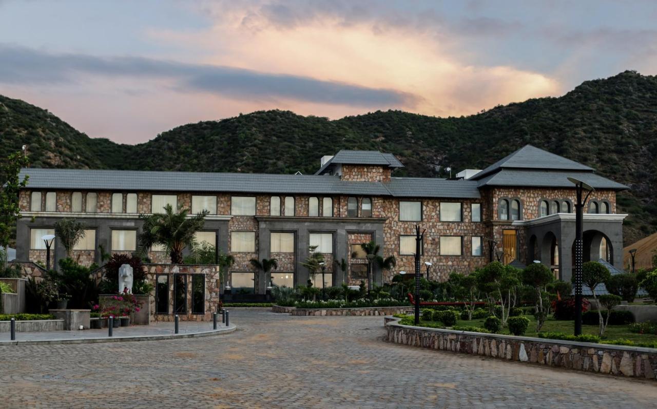 Pushkara Resort And Spa 外观 照片