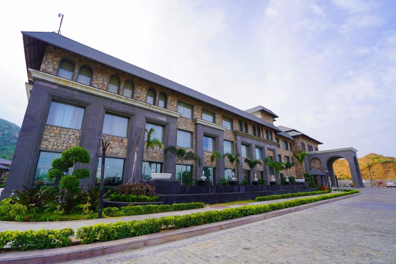 Pushkara Resort And Spa 外观 照片